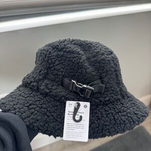 Lululemon Textured Fleece Bucket Hat (NWT)